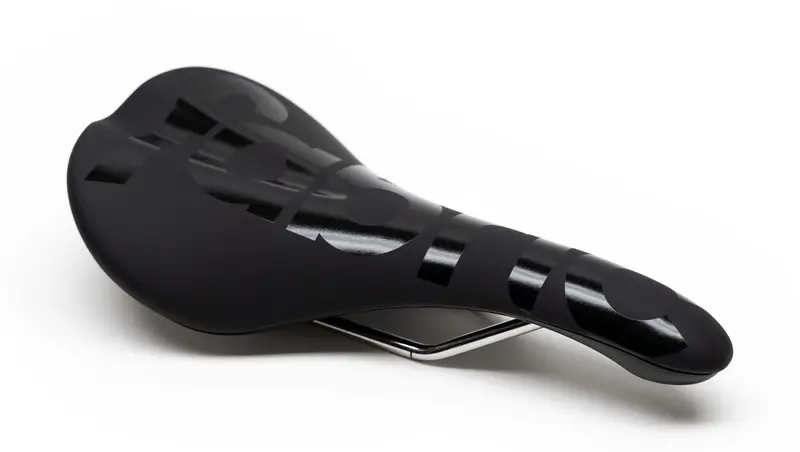 Fabric Scoop Race Radius Titanium Saddle – Lightweight Performance 1