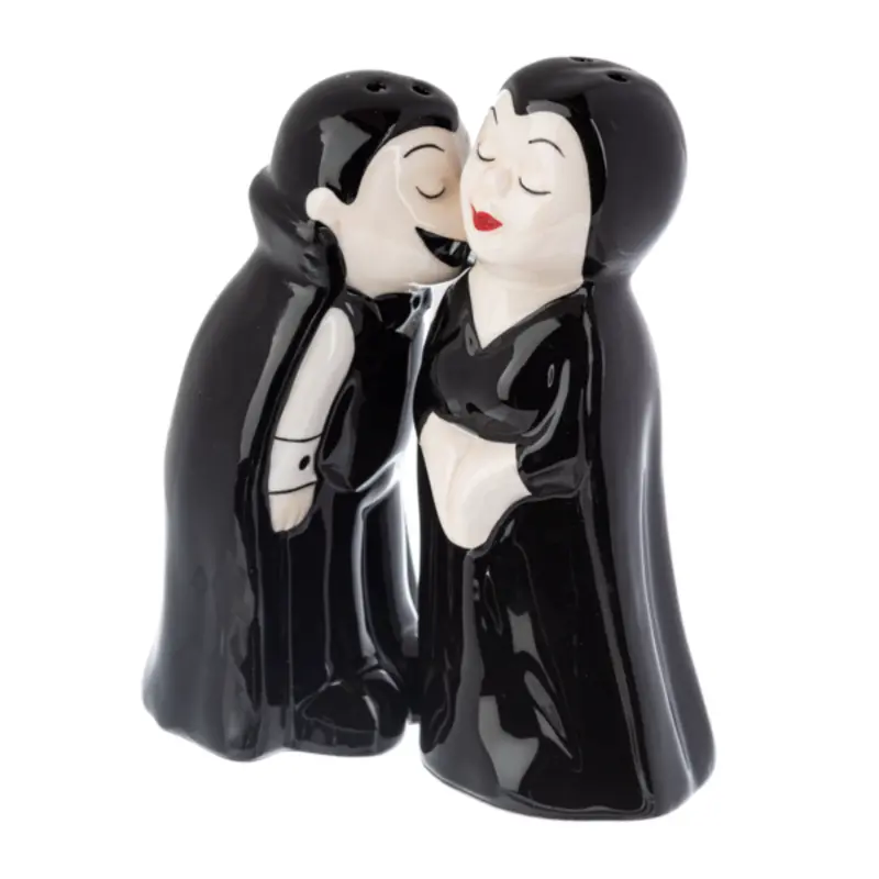 Mr. & Mrs. Dracula Magnetic Salt And Pepper Shakers – Gothic Couple Set Of 2 1